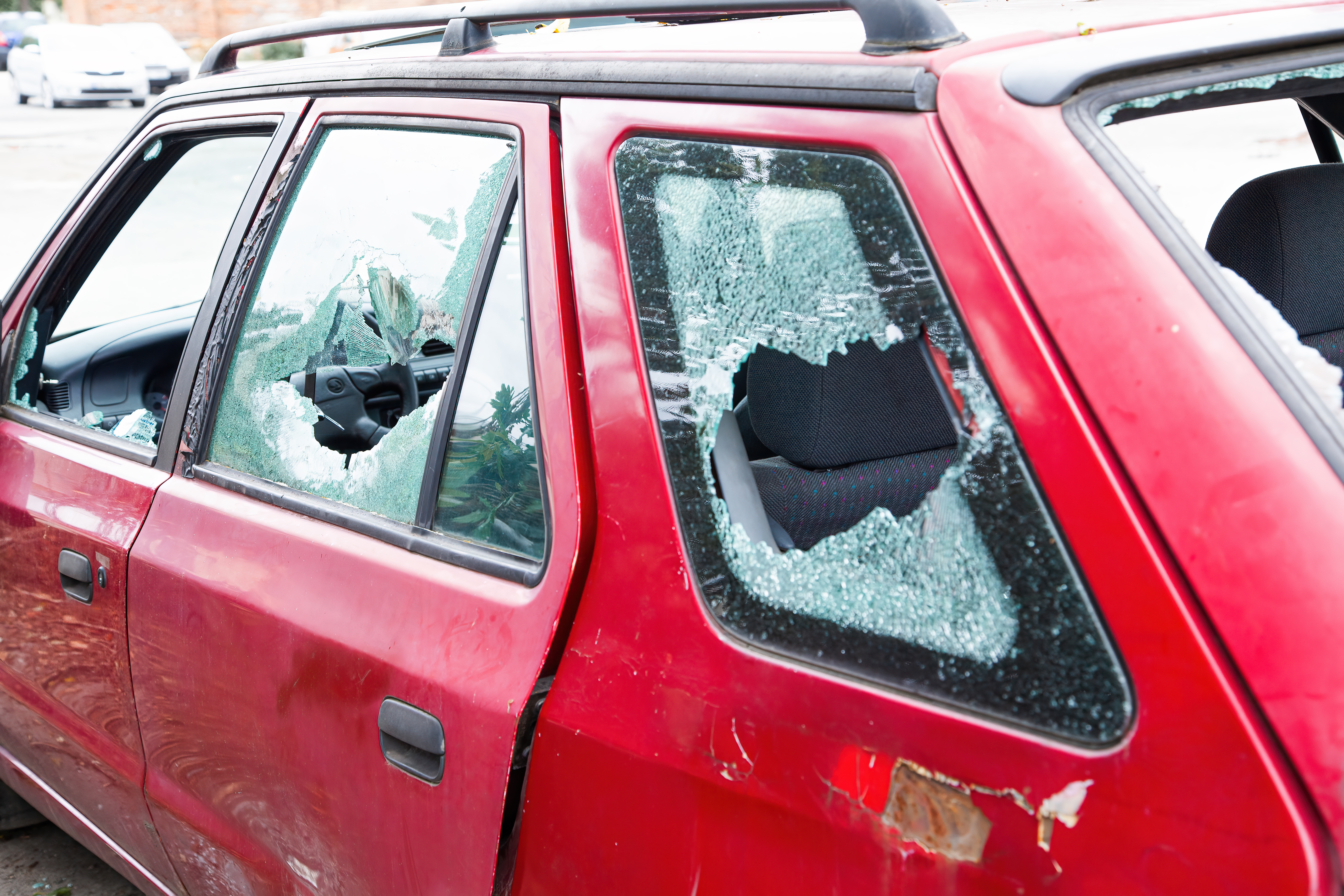 What Happens to Your Car When a Broken Window Goes Unrepaired in Toronto